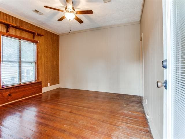 Building Photo - 609 E Monterey St