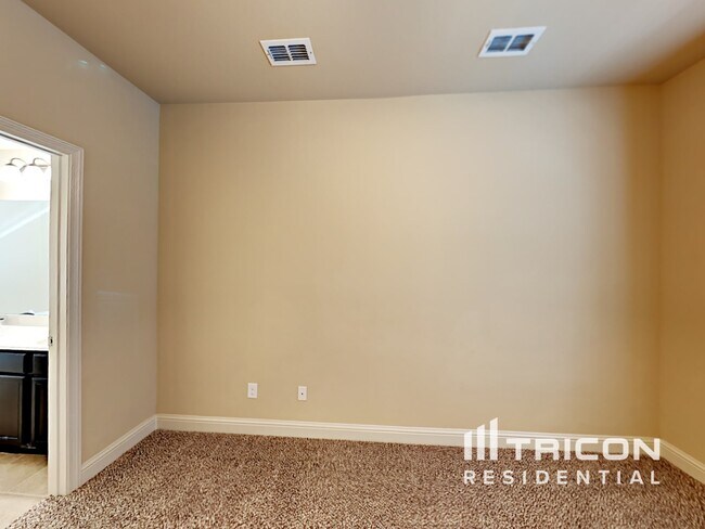 Building Photo - 5844 Burgundy Rose Dr