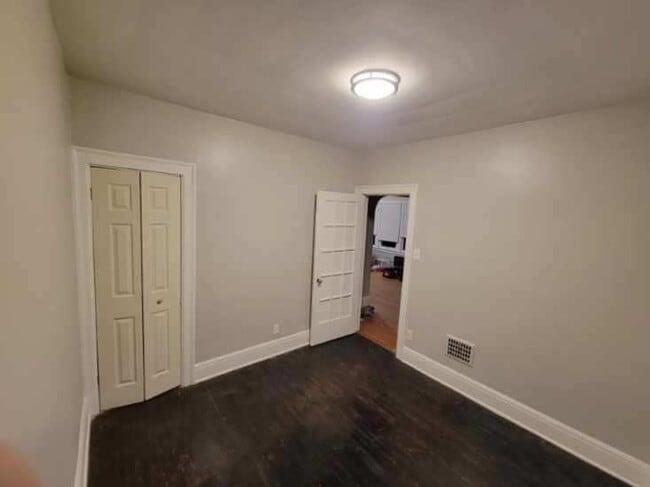 Building Photo - Beautifully updated large spacious home.  Great neighbors