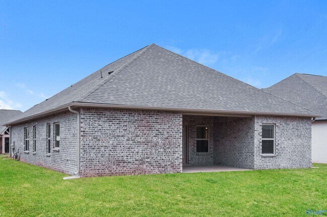 Building Photo - 14668 Greenleaf Dr