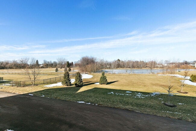 Building Photo - 3806 Honeysuckle Ln