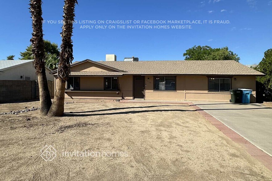 Primary Photo - 3718 E Gelding Dr