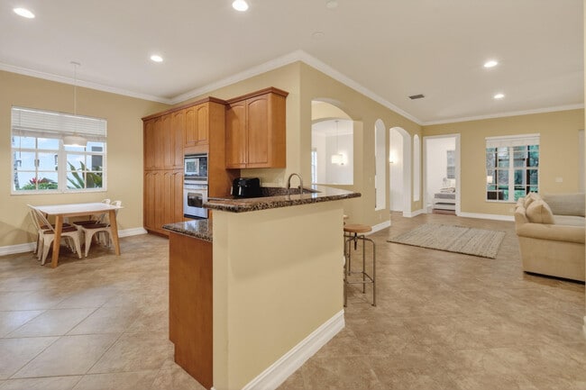 Building Photo - 353 Chambord Terrace