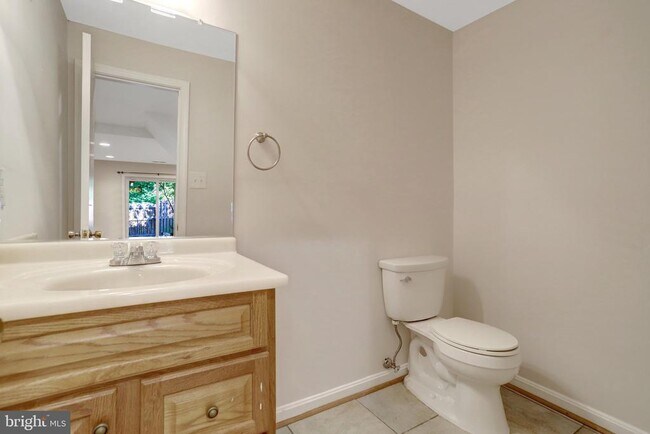 Building Photo - 7416 Spring Tree Dr