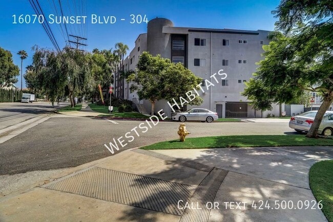 Building Photo - 16070 Sunset - Gorgeous, fully renovated b...