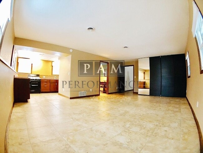 Building Photo - 10903 N San Marino Dr
