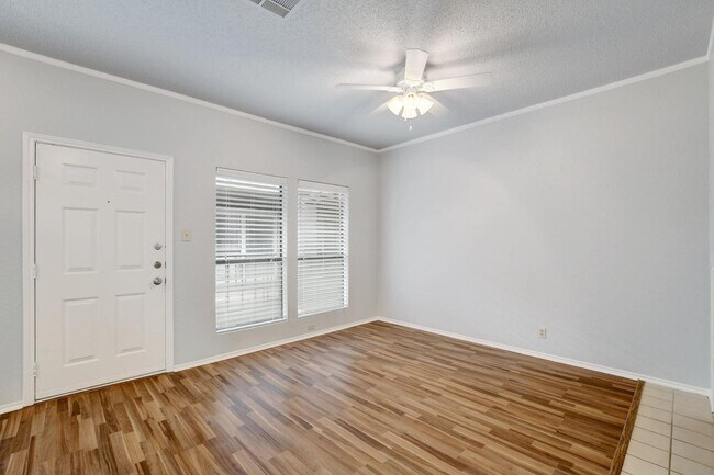 Building Photo - 2804 Rio Grande St