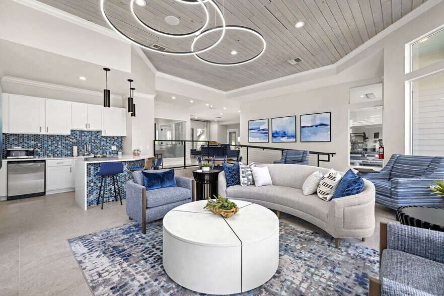 Building Photo - 4800 Westshore