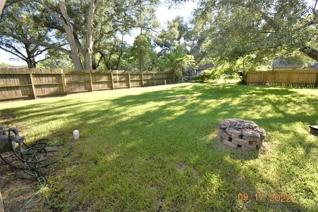 Building Photo - 1911 Westlake Rd