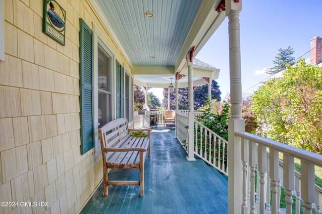 Building Photo - 27 Kirby St