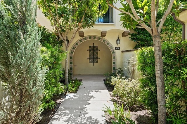 Building Photo - 421 Maravilla Ln
