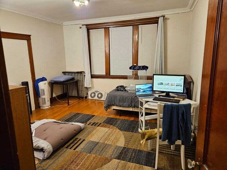 Building Photo - 4354 Washington St