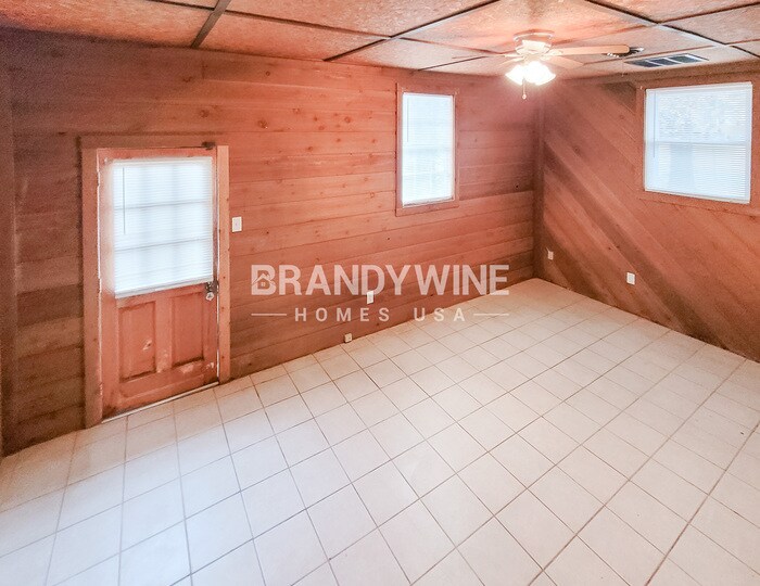 Building Photo - 3035 Christine Rd