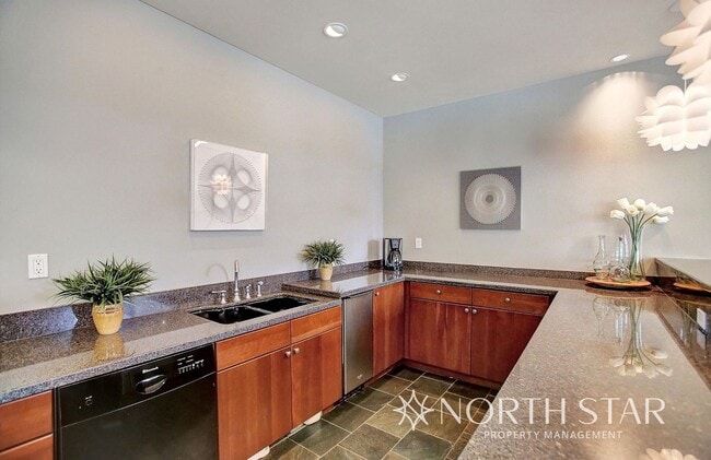 Building Photo - Stunning Renaissance at Peterkort Woods To...