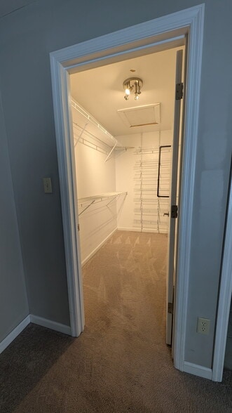 Building Photo - 1408 Summertree Springs Ave