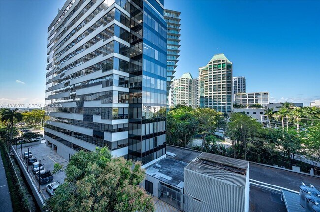 Building Photo - 2678 Tigertail Ave