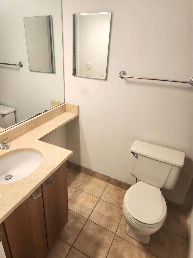 Building Photo - 1020 Crystal F Way