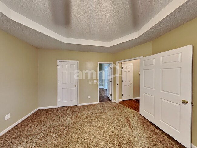 Building Photo - 2020 Foster Dr