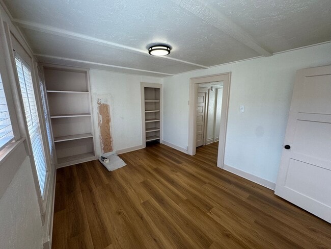 Building Photo - 316 Cliff St