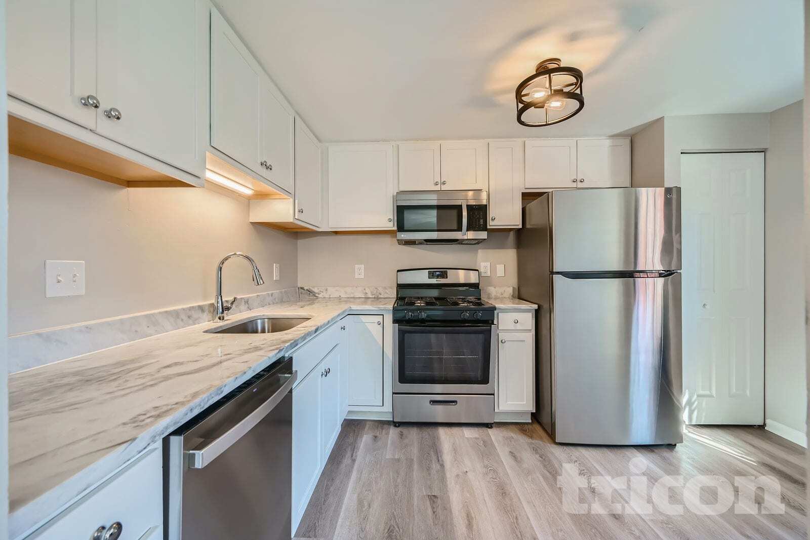 Building Photo - 719 Dayspring Dr