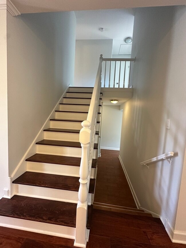Building Photo - 567 Lorelei Dr