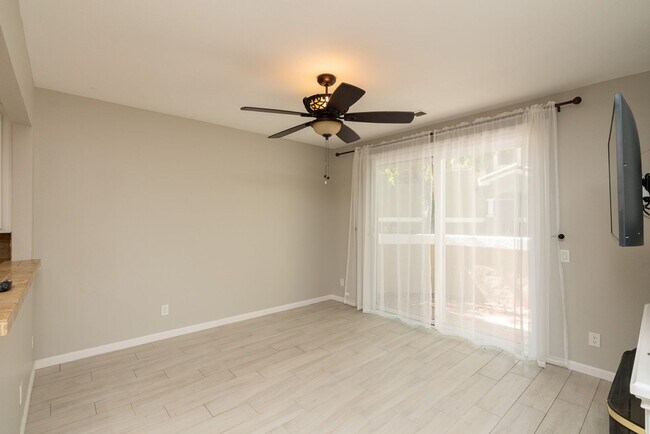 Building Photo - 3 Bedroom Townhome in the Monte Rio Community of Rancho Peñasquitos