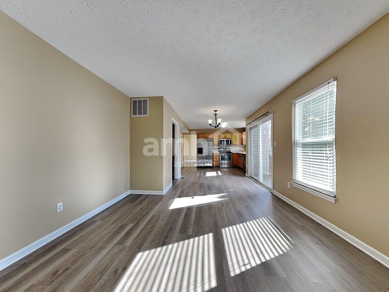 Building Photo - 1441 Scenic River Dr