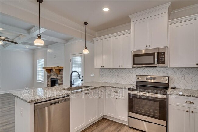 Building Photo - 528 Fermoy Ln