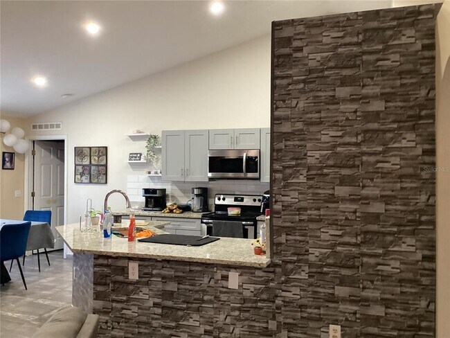 Building Photo - 134 Inconnu Ct