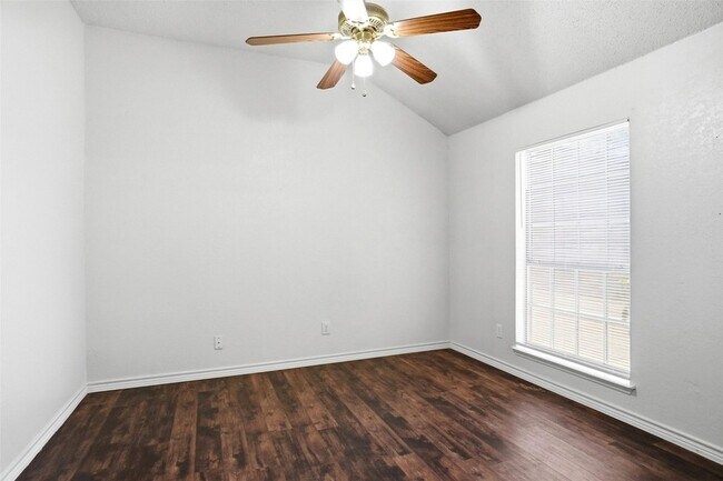 Building Photo - 7103 Greenspoint Dr