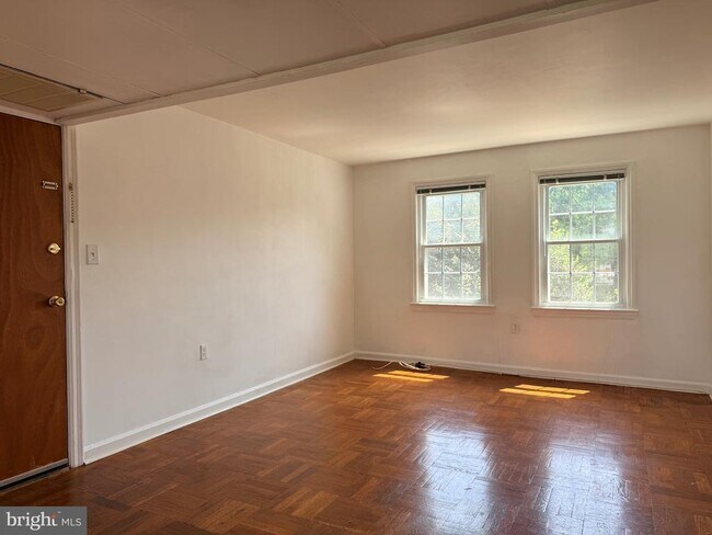 Building Photo - 6514 Potomac Ave