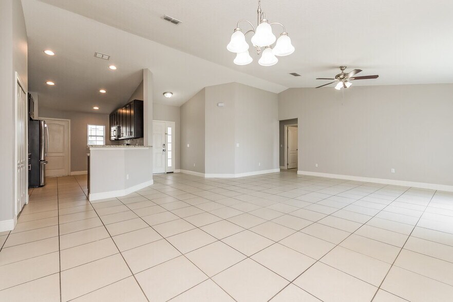 Building Photo - 431 Britten Dr