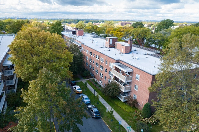 Building Photo - Barclay Tenants' Corporation