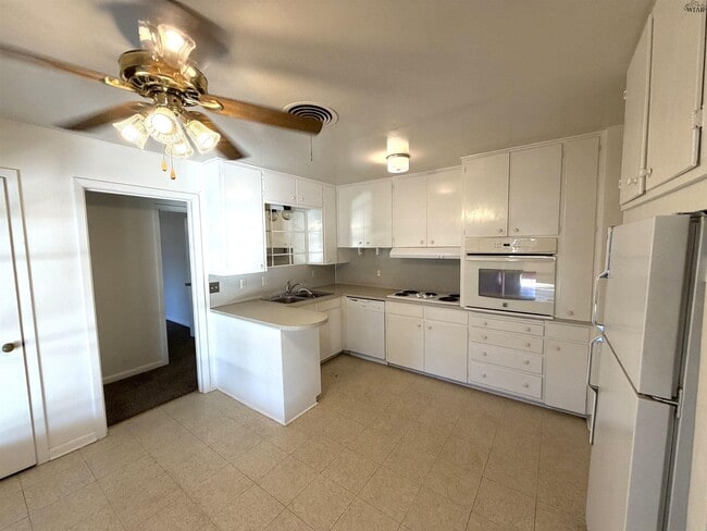 Building Photo - 4508 Bermuda Ln