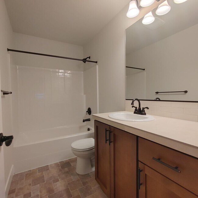 Building Photo - Modern 4BR + AC | Minutes to Hillsboro & High Tech Corridor - Coming Soon!