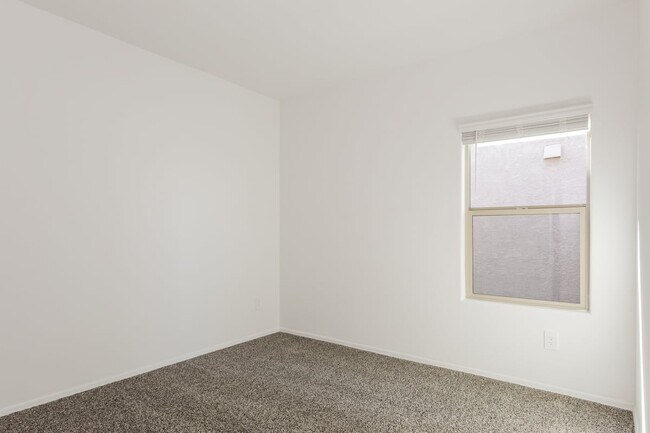 Building Photo - 7570 S Celina Wy