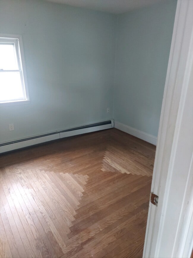 Building Photo - 74 Diamond Ave