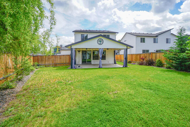 Building Photo - NEWER FOUR BEDROOM NEAR HAZEL DELL