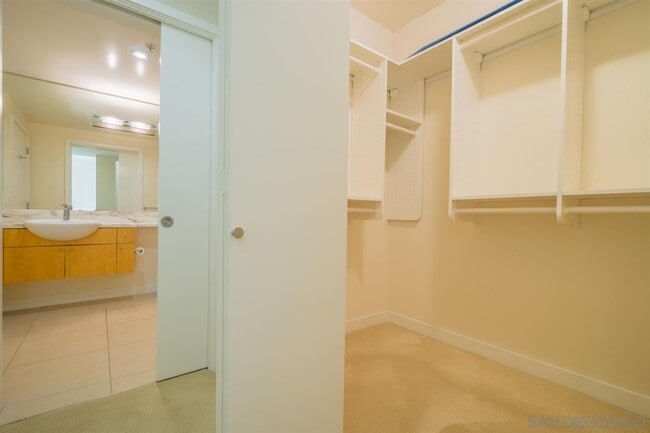 Building Photo - Beautiful 1Br/1Ba Downtown San Diego Condo In High-rise! Water Included! With Parking, Gym, Pool,...