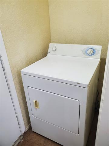 Building Photo - 8828 Las Vegas Ct