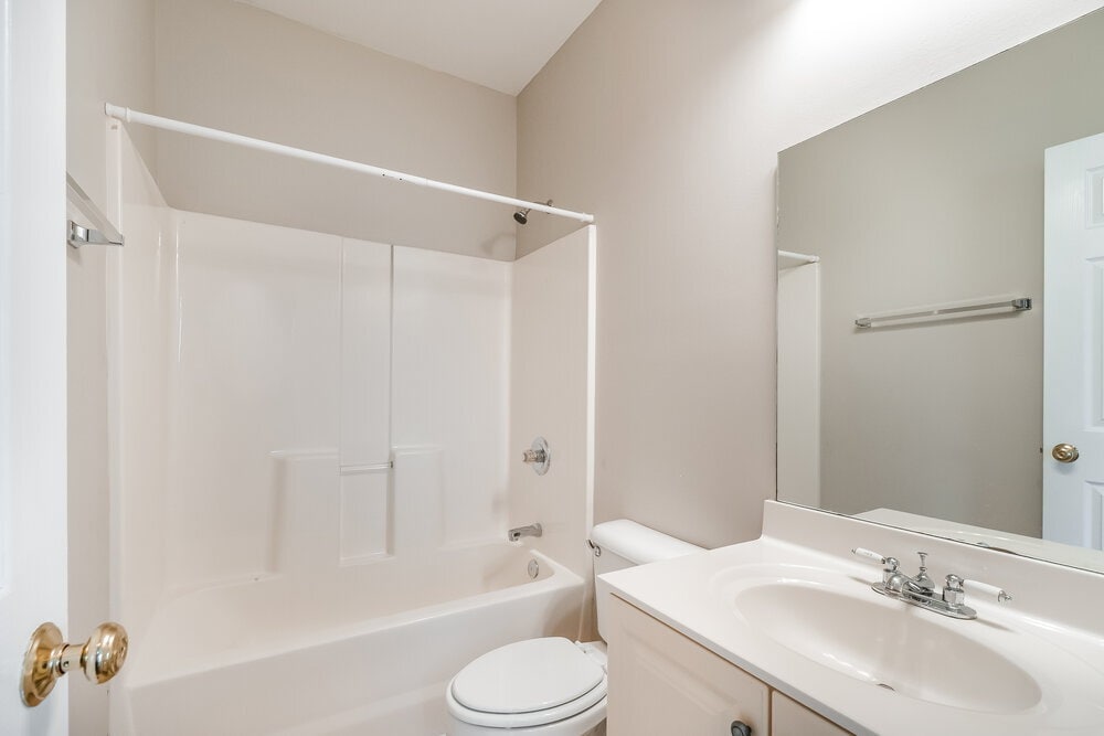 Building Photo - 2137 Aberdeen Cir