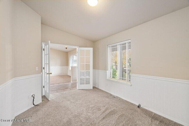 Building Photo - Coeur d' Alene Place!