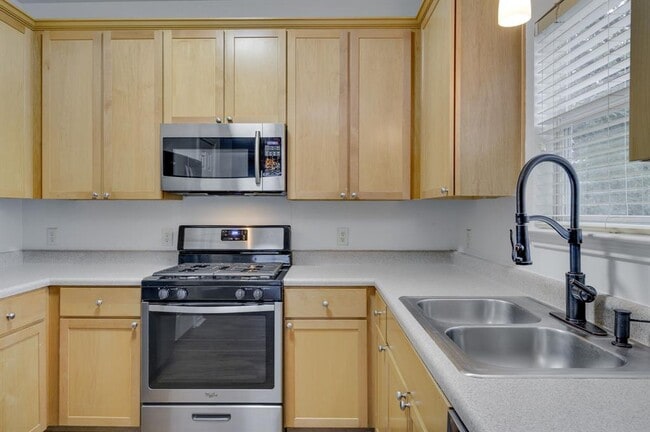 Building Photo - 1112 Sundrop Pl