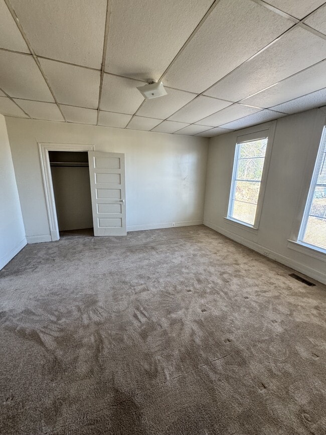 Building Photo - 3900 38th Ave N