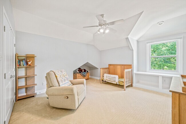 Building Photo - 258 Tuxedo Ave