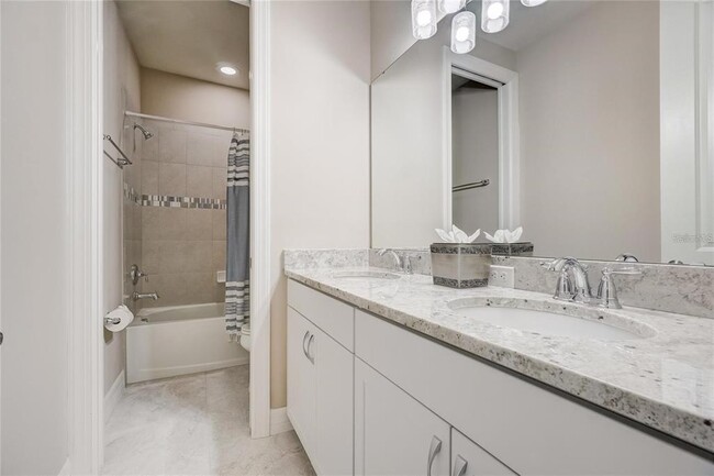 Building Photo - 11655 Meadow Grove Cir