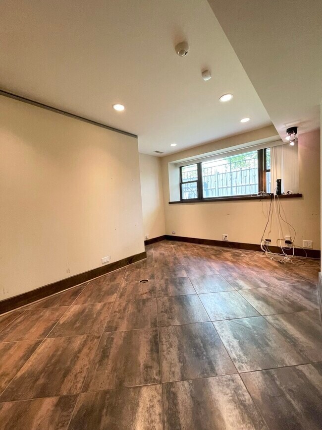 Building Photo - 1633 N Humboldt Blvd