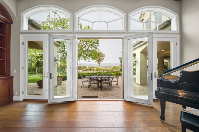 Building Photo - 3243 Calle De Debesa