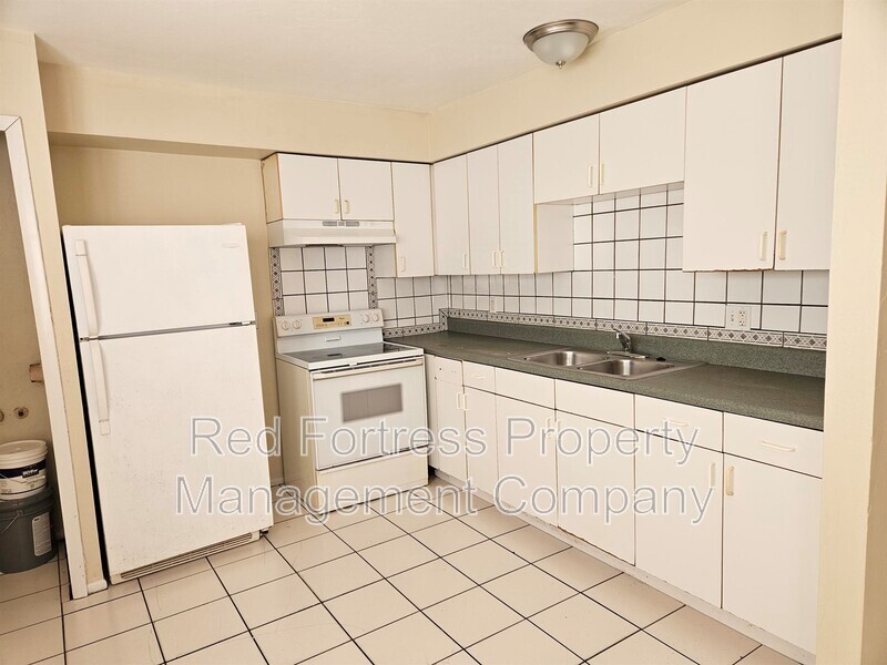 Building Photo - 2510 Central Ave