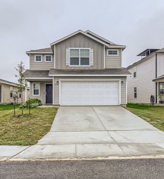 Building Photo - 4 bedroom- 8 miles from Randolph Air Force...